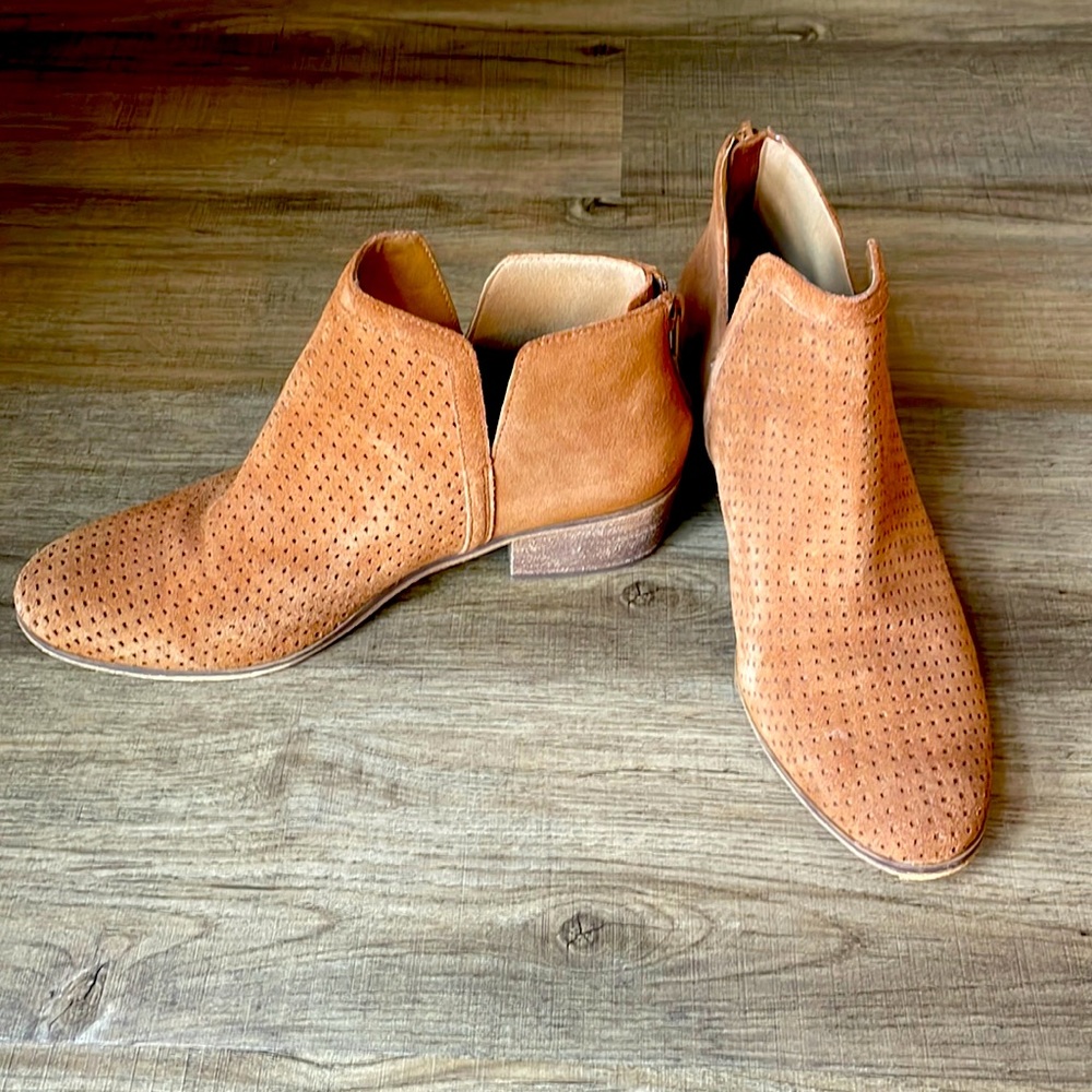 Susina Carmel Ankle Booties